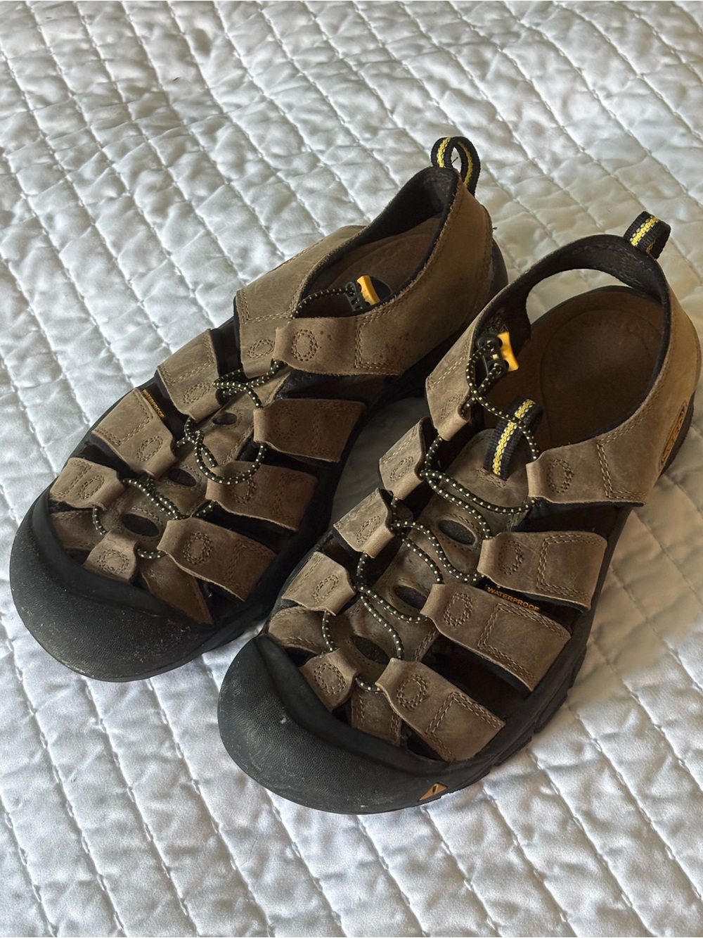 KEEN Mens Waterproof Brown Hiking Water Shoes Sandals Size 11